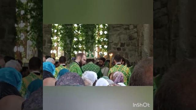 Архиерейское Богослужение 05 июня 2023 в День Святаго Духа с храме Святой Троицы п. Нижний Архыз смотреть онлайн