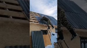 Как покрыть крышу шифером одному