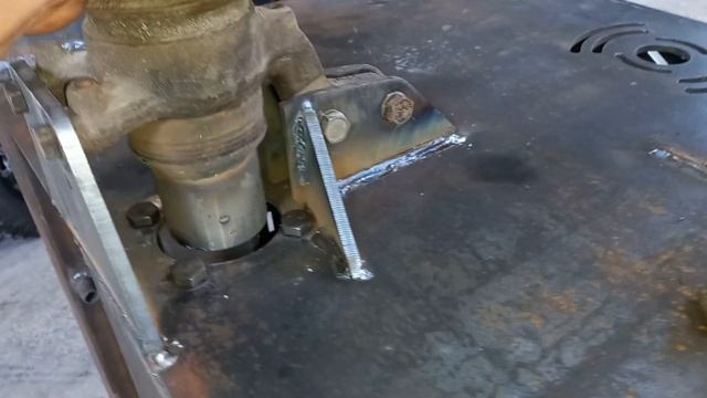 Простая ступица для гидромотора на мини погрузчик. смотреть онлайн