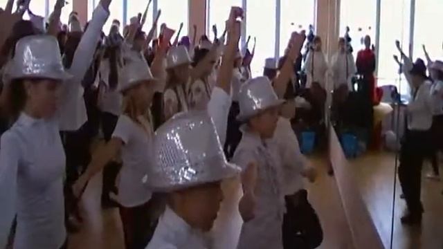 Танец Майкла Джексона - клуб "Смайл" смотреть онлайн