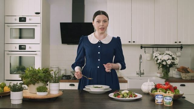 Уроки этикета: как есть суп и салат? смотреть онлайн