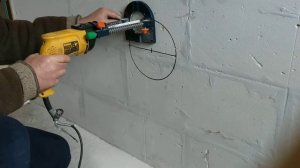 Отверстие в пеноблоке под трубу