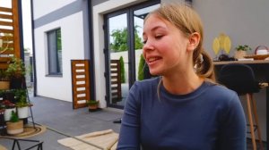 24 ЧАСА В ДОМИКЕ ИЗ ПОКРЫВАЛ!