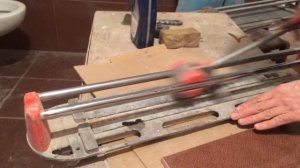 Как отрезать плитку. Самый дешевый плиткорез