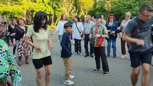 "Хочу Красивого"...на Гомельском танцполе в парке...14.05.2023года. смотреть онлайн