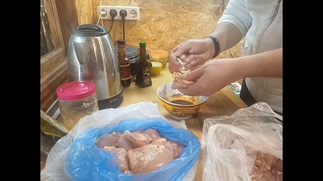 Лучший шашлык из курицы - это шашлык из филе бедра. Маринад для филе бедра. Маринад для курицы. смотреть онлайн