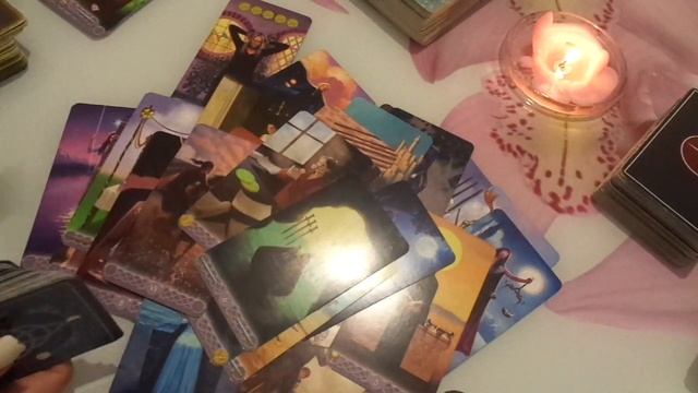 РАЗЛУКА. КАК ОН ЕЕ ПЕРЕНОСИТ? ТАРО РАСКЛАД ОНЛАЙН ГАДАНИЕ БЕСПЛАТНО смотреть онлайн