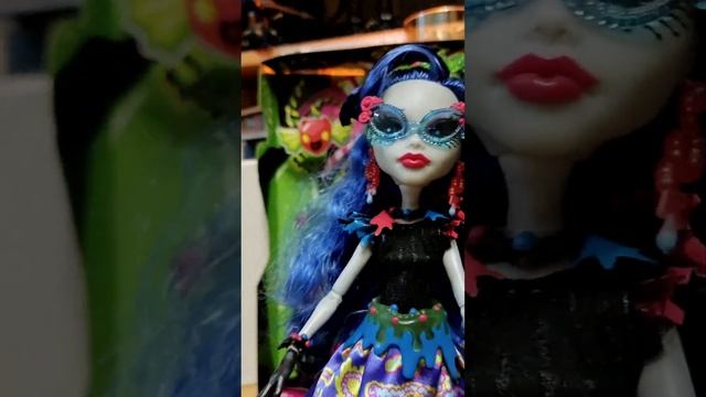 Кукла Monster High Гулия Йелпс в коллекции"Сладкие крики"/"Sweet screams". смотреть онлайн