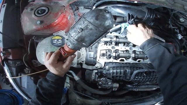 Volvo XC40 D3 - течет прокладка клапанной крышки