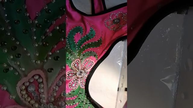Купальник для Pole Dance. Декорирование стразами купальника. смотреть онлайн