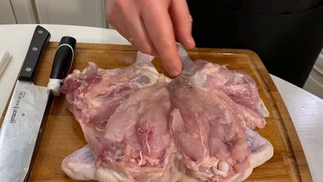Цыпленок табака. Как правильно разделать и приготовить цыплёнка. #цыплёноктабака #кулинарныйсоветни смотреть онлайн