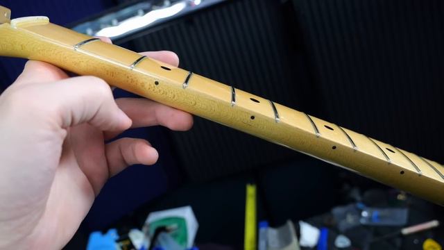 A Unique Surprise on this 70s Strat! | 1979 25th Anniversary Stratocaster Silver Review + Demo смотреть онлайн