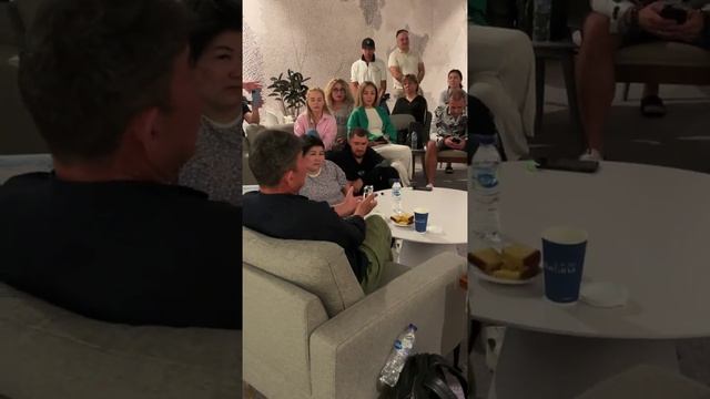 Жанат Кожамжаров со студентами базового потока. Дубай..mp4 смотреть онлайн