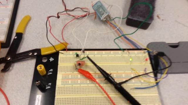 Fly back diode 2n3904 DC relay LED with oscilloscope смотреть онлайн