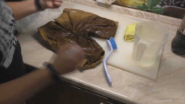 Как отстирать одежду от слайма-лизуна.(это надо иметь талант ,так вымазать!!!) смотреть онлайн