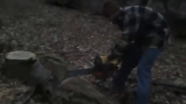 Using a Husqvarna 340 Chainsaw смотреть онлайн