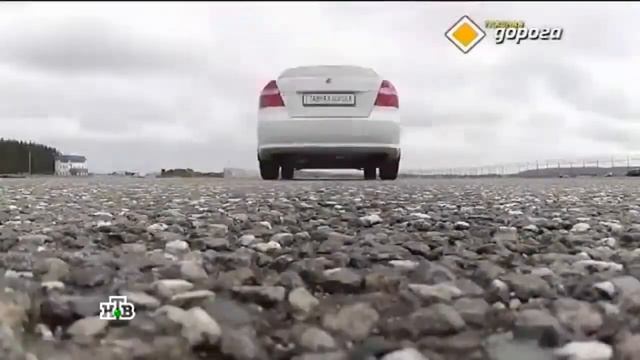 Тест изношенной резини на мокрой дороге смотреть онлайн