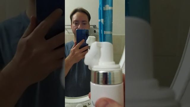 Полюбил данную умывалку за нежное и бережное очищение кожи лица. смотреть онлайн