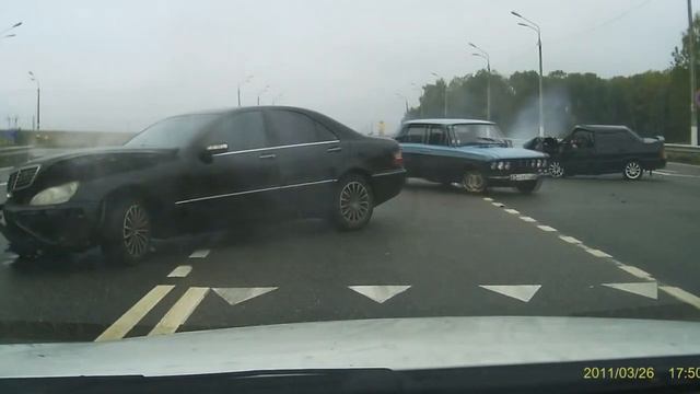 Лётчик на мерсе