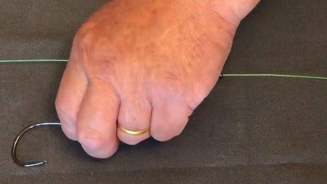 How to tie 2 hooks on one fishing line, you would never lose your fish again... смотреть онлайн