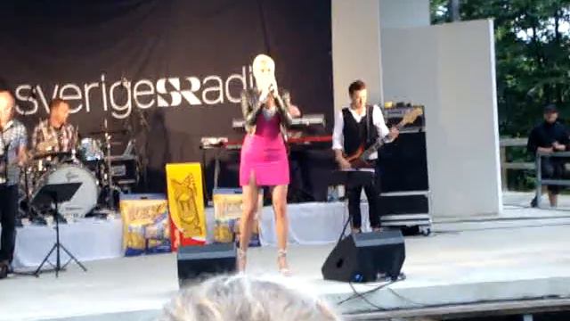 Sanna Nielsen - Empty Room i Ronneby på Nya Brunnskvittret смотреть онлайн