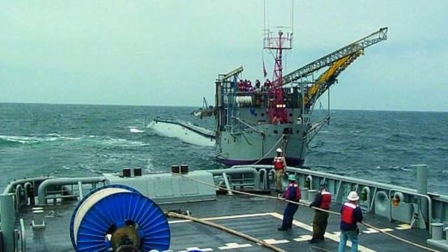 Нет, он не тонет! Корабль, который работает вертикально! смотреть онлайн