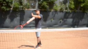 Постановка удара справа. Уроки большого тенниса. Видео 1.