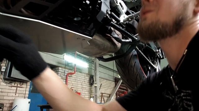 MT-09 Tracer900 Street Cage and Skid Plate Installation / Клетка и Защита Картера на Tracer 900 смотреть онлайн