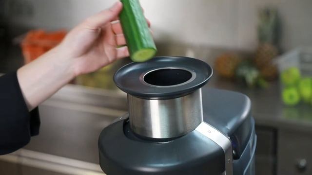 Robot-Coupe J 100 Celery and apple juice смотреть онлайн