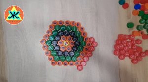 Самый простой способ, как сделать коврик из пластиковых крышек/ Поделки Жасмин
