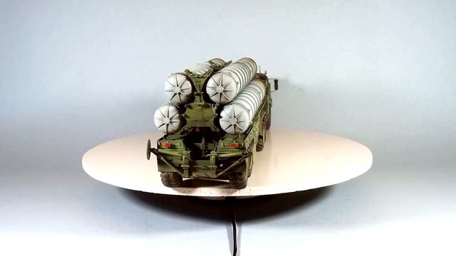 ЗРС С-400 Триумф БАЗ-6402 пу 5П85ТЕ2 1:35 (hobby boss) масштабная модель бронетехника / Model S-400 смотреть онлайн