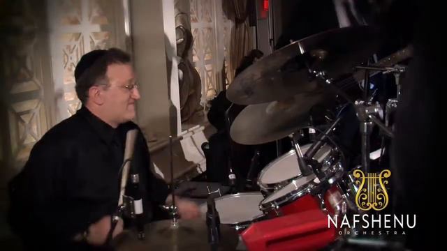 Nafshenu Orchestra Nigun Moshe Medley Featuring Shloime Kaufman смотреть онлайн