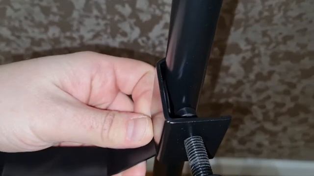 Распаковка — Стойка для гитары Hercules GS412BP Plus + держатель HA700 смотреть онлайн