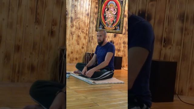 Максим Володин о йога-сутрах, уме, теле и йоге смотреть онлайн