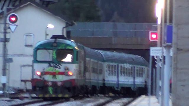 D.445.1142 in partenza dalla stazione di Calalzo di Cadore смотреть онлайн
