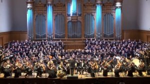 Бетховен. 9 я симфония 4 я часть  300 исполнителей на сцене