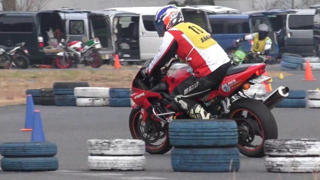 2016 JAGE3 MotoGymkhana [NO] H1 CBR600F4i смотреть онлайн