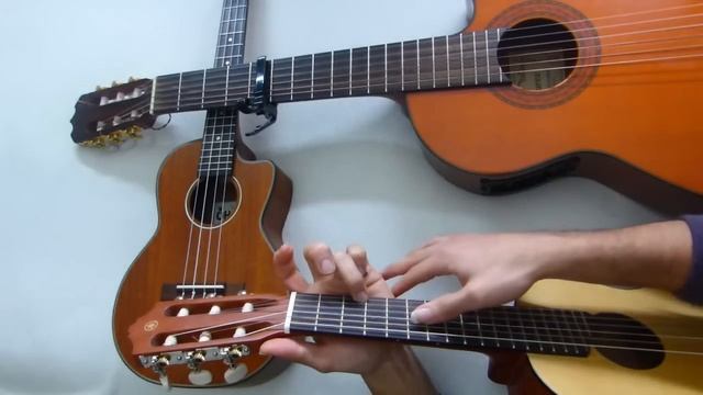 How to Play UKULELE TUTORIAL (DIFFERENCE BETWEEN GUITAR, UKULELE, AND GUITARLELE) смотреть онлайн