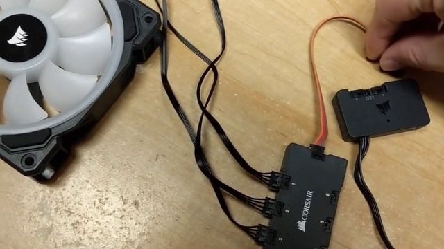 Corsair LL120 3 Pack - Easy to see connections смотреть онлайн