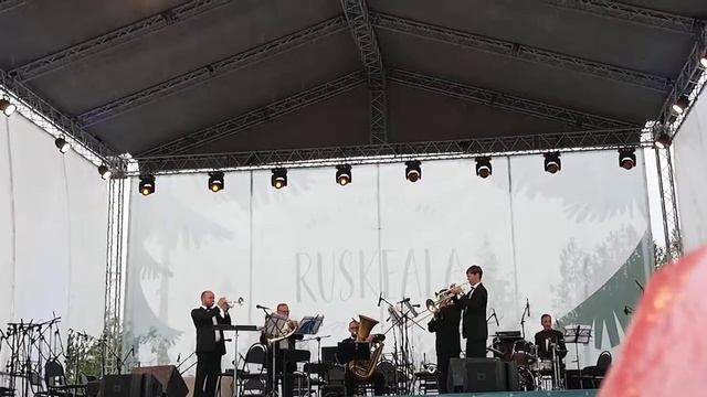 Ансамбль медных духовых "Карелия Брасс" смотреть онлайн