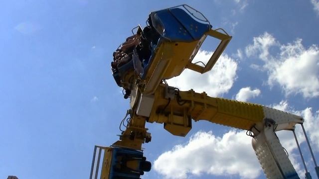 Wipe Out off-ride HD Playland's Castaway Cove смотреть онлайн