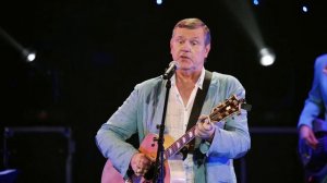 С красавицей в обнимку, Live, 4K - Александр Новиков, 2021 г.