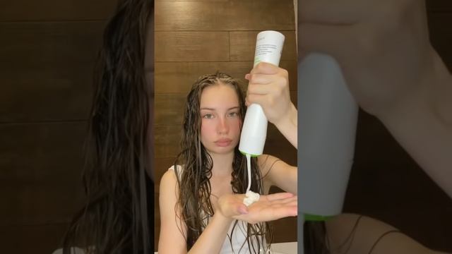 Дочь Миллионера моет голову ? смотреть онлайн