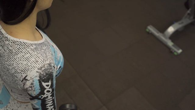 ?Упражнение "Махи гантелями перед собой"? смотреть онлайн