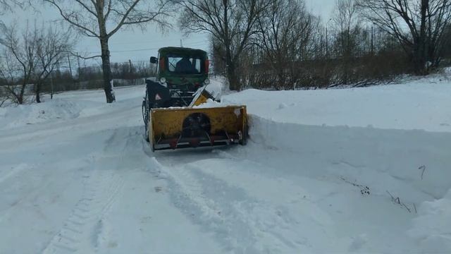 Снегоуборщик роторный. Уборка снега. Зима. ЮМЗ 6л смотреть онлайн