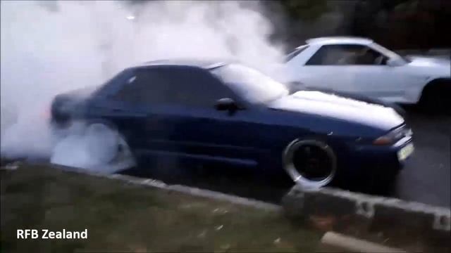 *LOUD* 420KW RB25DET R32 Skyline skid New Zealand! смотреть онлайн