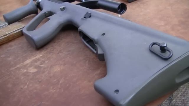 Steyr AUG смотреть онлайн
