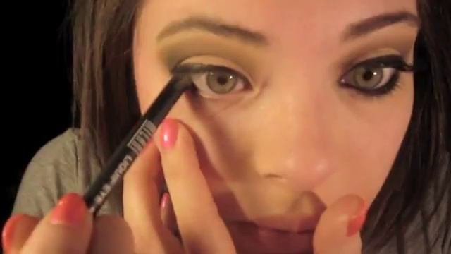 Mila Kunis Cosmo Makeup Look смотреть онлайн