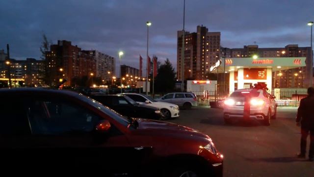 БАНТ-НА-МАШИНУ.РФ (большой красный бант d=1м с лентами) на BMW X6 смотреть онлайн