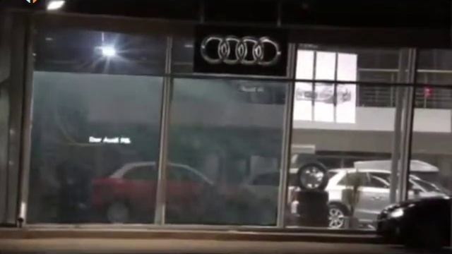 Прекционная витрина автосалона Audi смотреть онлайн